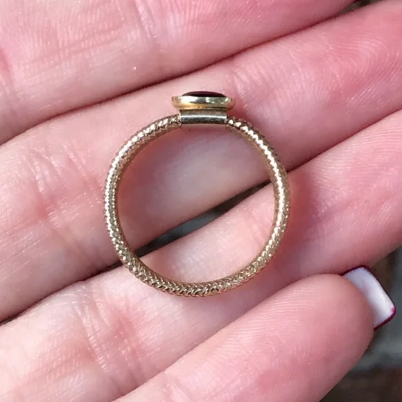 14k Gold Unique Designer Amethyst (?) Mesh Ring - Picture 5 of 8